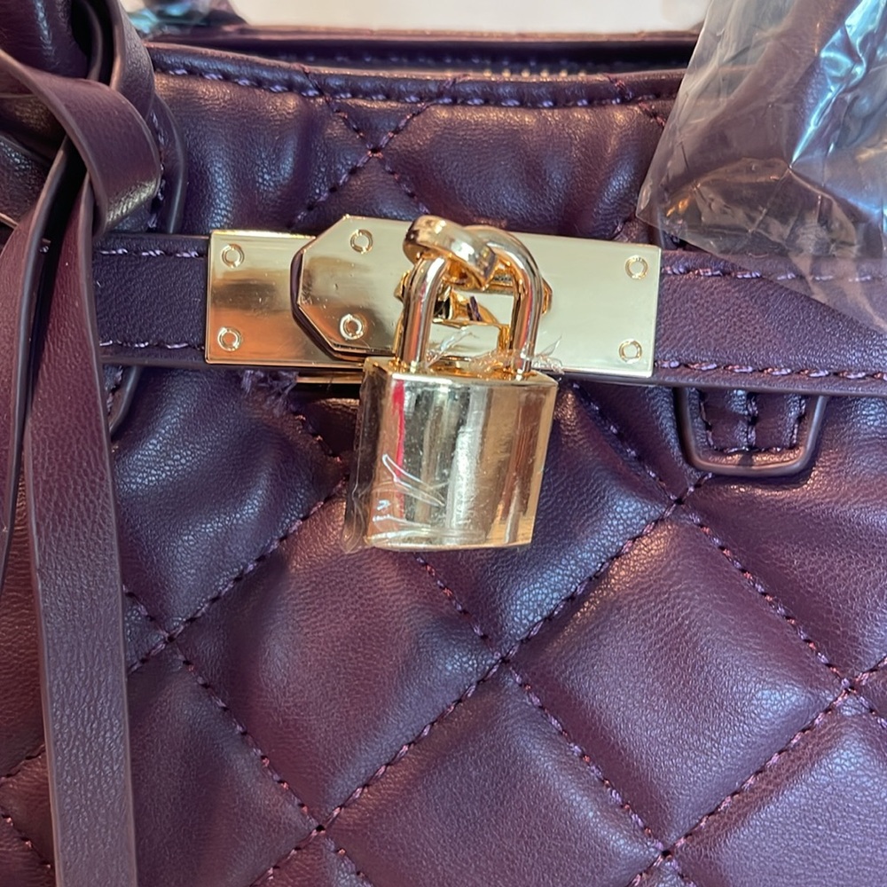 NWT Badgley Mischka Small Diamond quilted tote with lock plum Handbag Crossbody - Picture 4 of 16